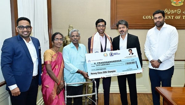 நார்வே செஸ் 2026 தொடரில் முதல் இந்தியராகப் பட்டத்தை வென்று வரலாற்றுச் சாதனை படைத்த கிராண்ட்மாஸ்டர் பிரக்ஞானந்தாவுக்கு ஊக்கத்தொகை ரூ.50 லட்சம் - முதல்வர் விஜய் வழங்கினார்!!